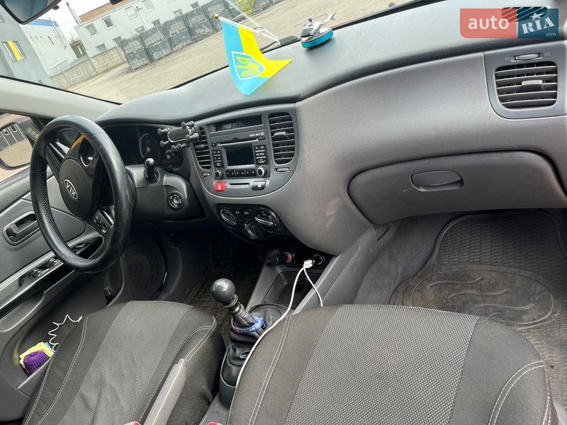 Седан Kia Rio 2010 в Вишневом