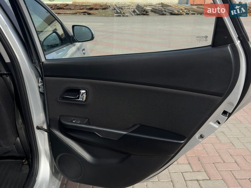 Седан Kia Rio 2012 в Ладыжине фото 19 Седан Kia Rio 2012 в Ладыжине