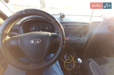 Хэтчбек Kia Rio 2008 в Киеве
