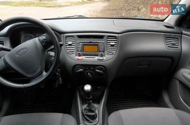 Хэтчбек Kia Rio 2009 в Ровно