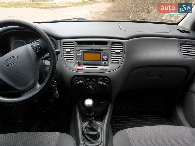 Хетчбек Kia Rio 2009 в Рівному