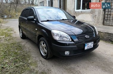 Хэтчбек Kia Rio 2009 в Ровно