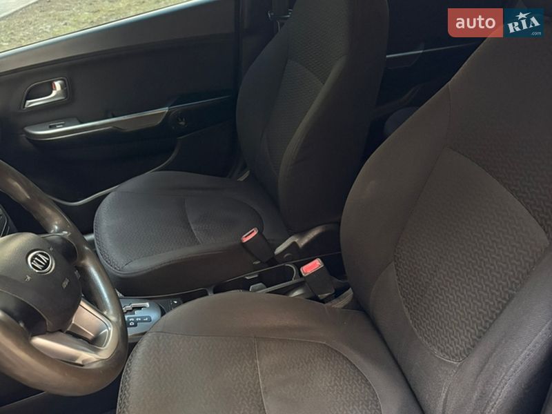 Седан Kia Rio 2013 в Киеве