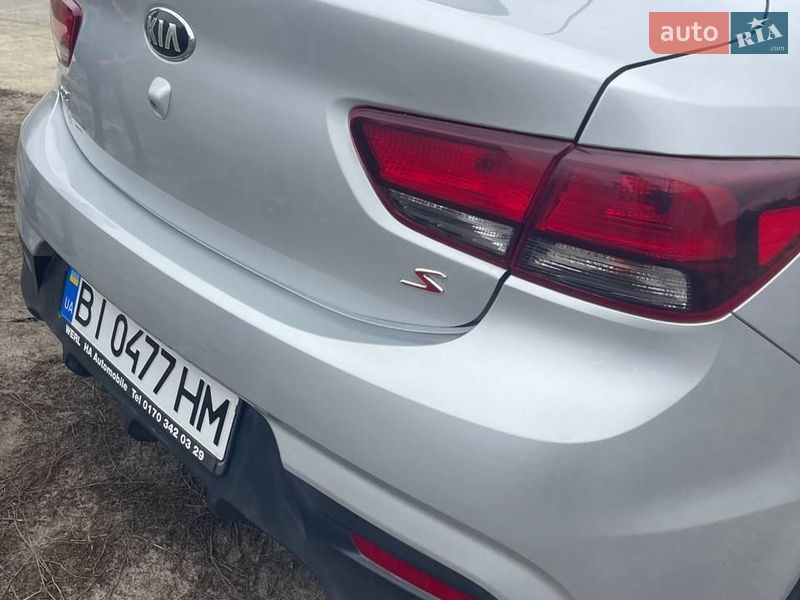 Седан Kia Rio 2017 в Зміїві
