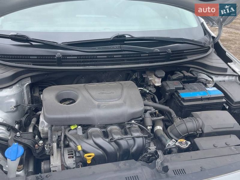 Седан Kia Rio 2017 в Зміїві
