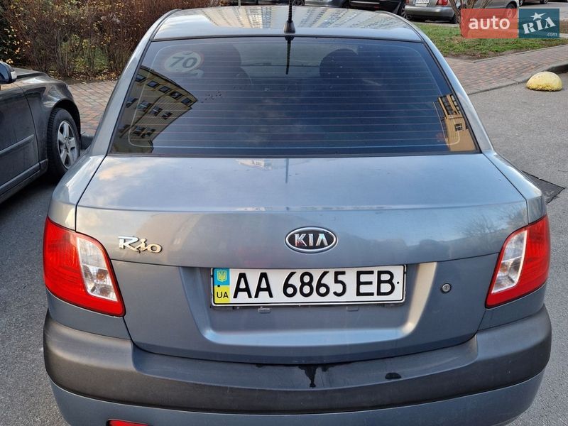 Седан Kia Rio 2007 в Вишневом фото 2 Седан Kia Rio 2007 в Вишневом