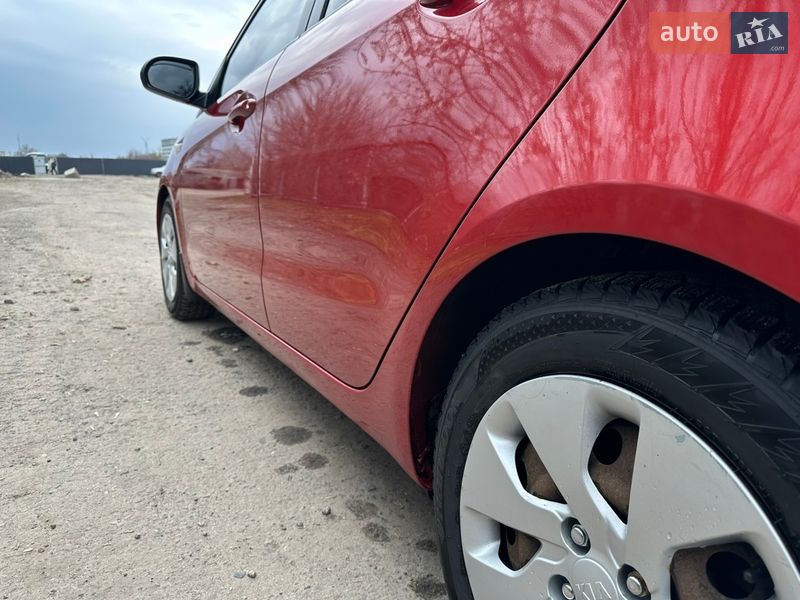 Хэтчбек Kia Rio 2013 в Харькове
