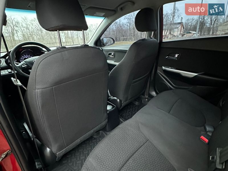 Хэтчбек Kia Rio 2013 в Харькове