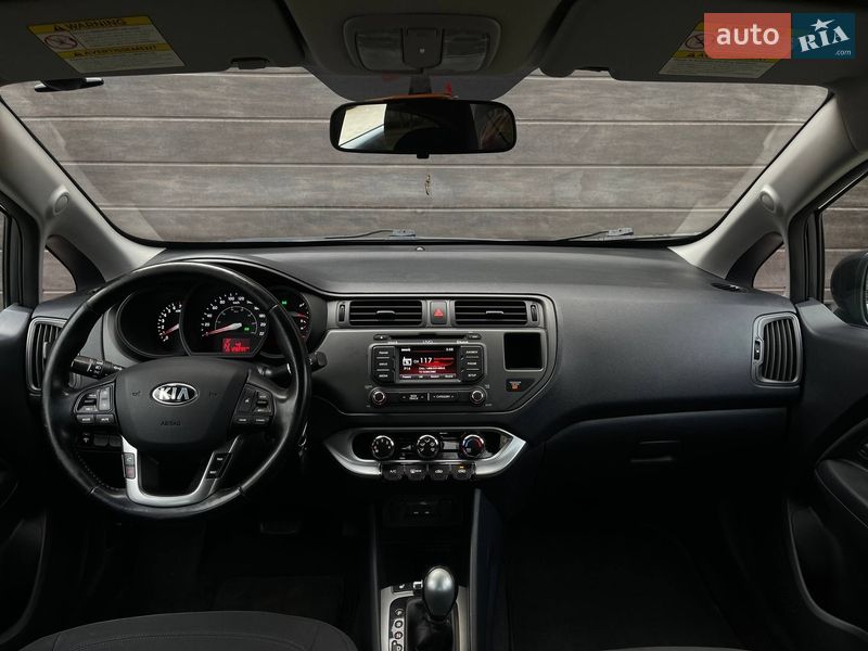 Седан Kia Rio 2015 в Николаеве