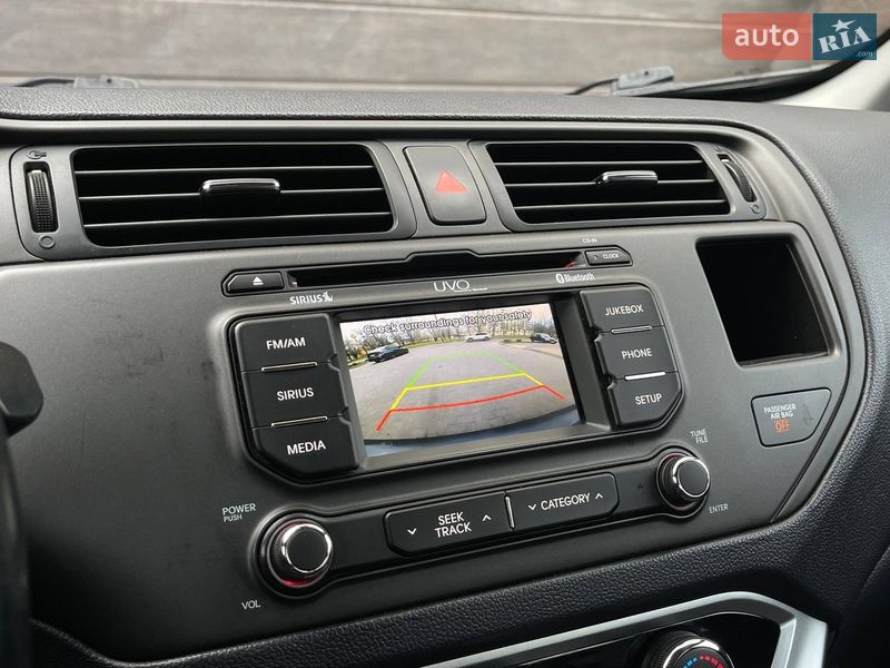 Седан Kia Rio 2015 в Николаеве