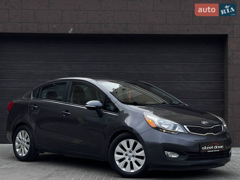Седан Kia Rio 2015 в Николаеве