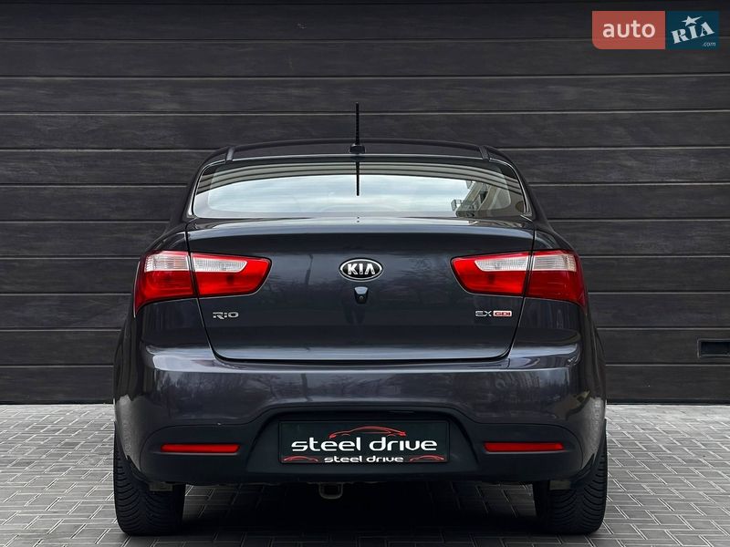 Седан Kia Rio 2015 в Николаеве