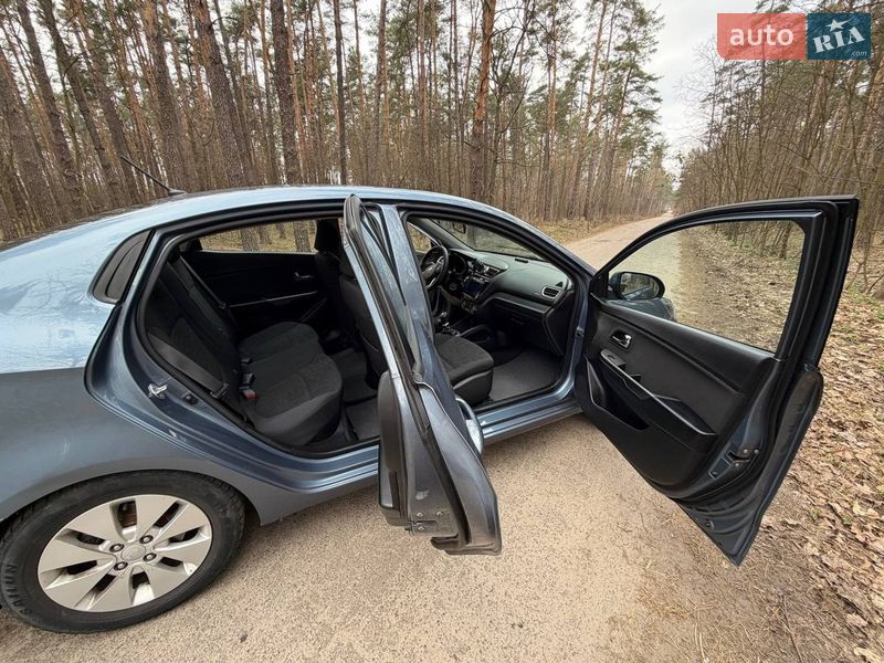 Седан Kia Rio 2013 в Киеве