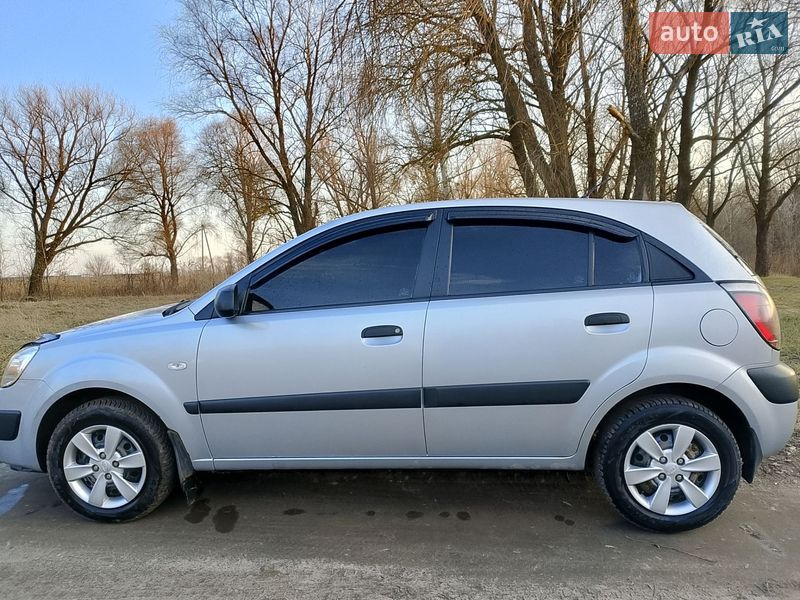 Хэтчбек Kia Rio 2008 в Ромнах фото 11 Хэтчбек Kia Rio 2008 в Ромнах