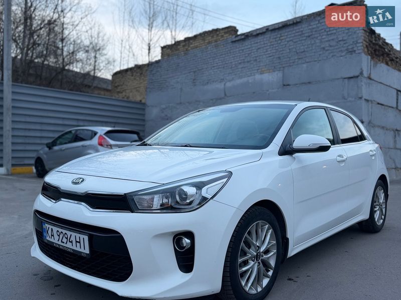 Хэтчбек Kia Rio 2017 в Киеве