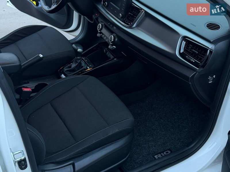 Хэтчбек Kia Rio 2017 в Киеве