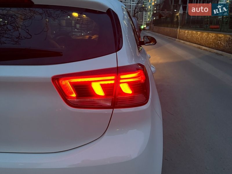 Хэтчбек Kia Rio 2017 в Киеве