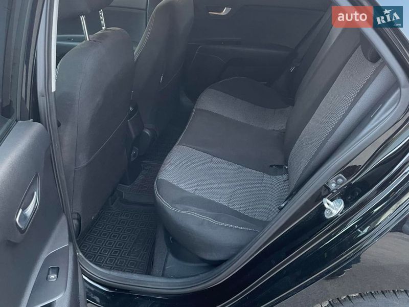 Хетчбек Kia Rio 2017 в Обухові