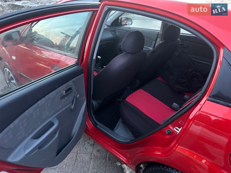 Хетчбек Kia Rio 2009 в Тернополі