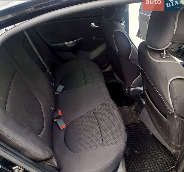 Седан Kia Rio 2012 в Днепре