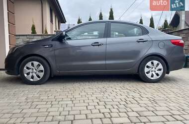 Седан Kia Rio 2011 в Ровно