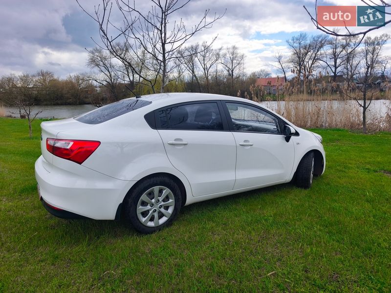 Седан Kia Rio 2015 в Харькове