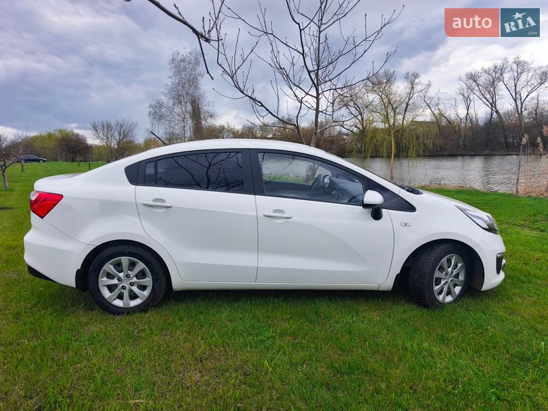 Седан Kia Rio 2015 в Харькове