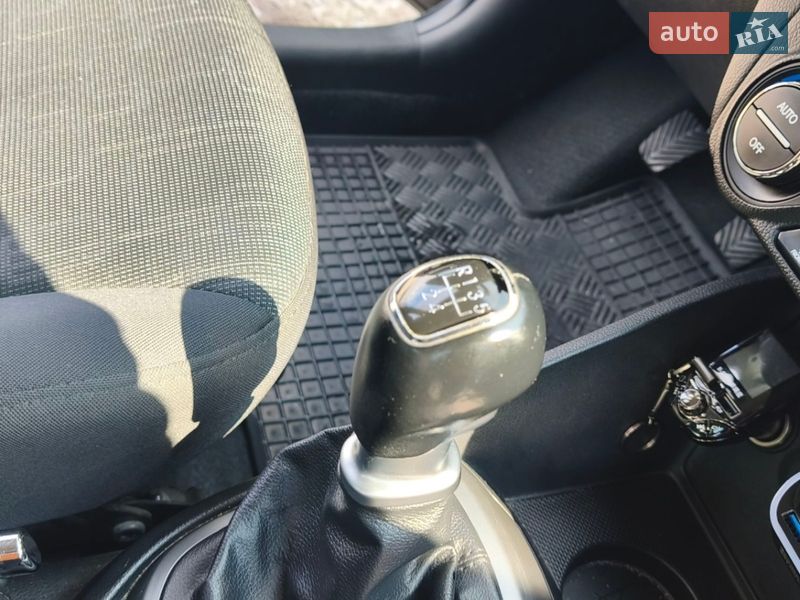 Хетчбек Kia Rio 2013 в Києві фото 20 Хетчбек Kia Rio 2013 в Києві