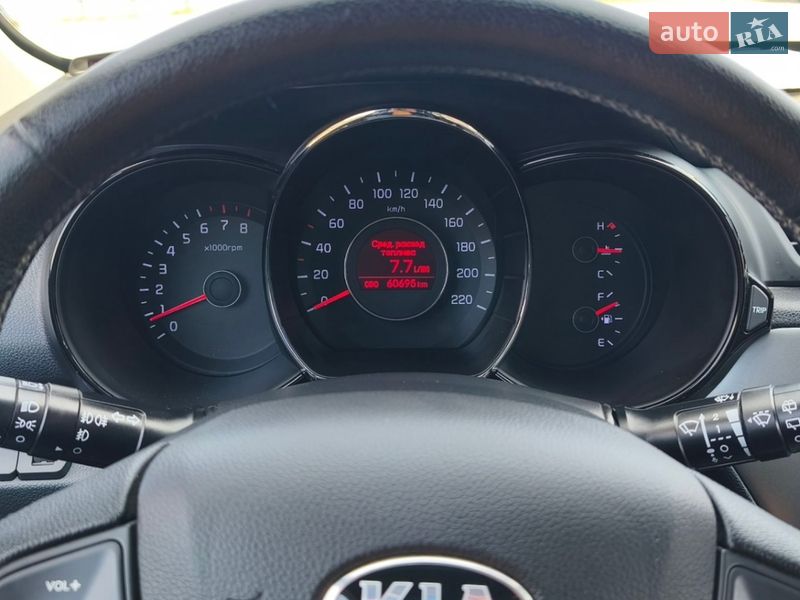 Хетчбек Kia Rio 2013 в Києві фото 56 Хетчбек Kia Rio 2013 в Києві
