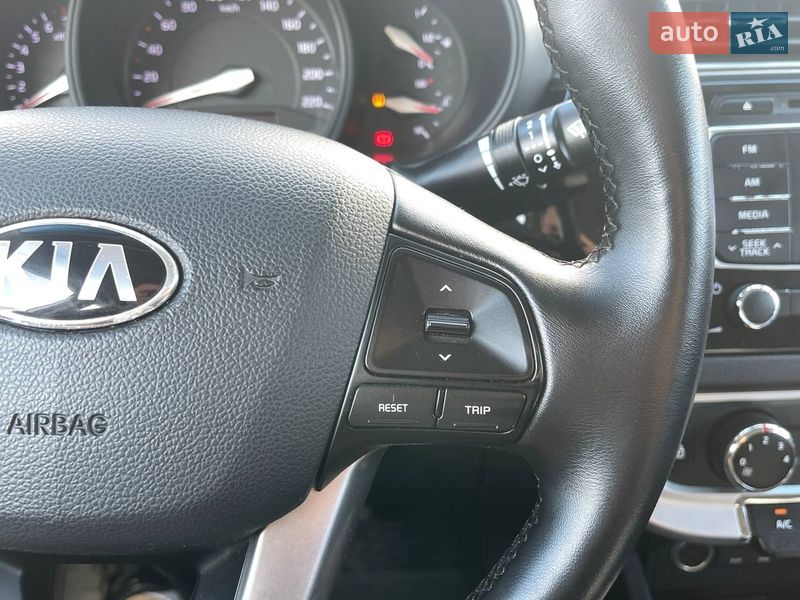 Седан Kia Rio 2017 в Киеве фото 18 Седан Kia Rio 2017 в Киеве