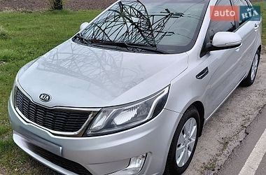 Седан Kia Rio 2012 в Києві