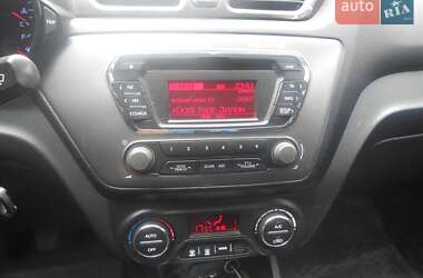 Седан Kia Rio 2013 в Карловке