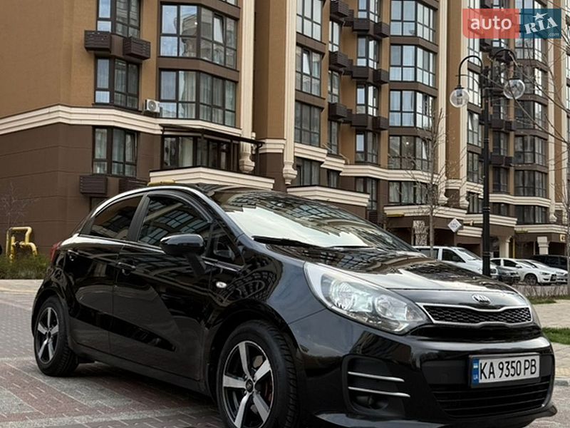 Хэтчбек Kia Rio 2016 в Софиевской Борщаговке