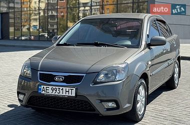 Седан Kia Rio 2011 в Днепре