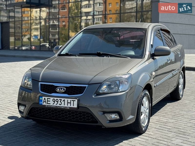 Седан Kia Rio 2011 в Днепре