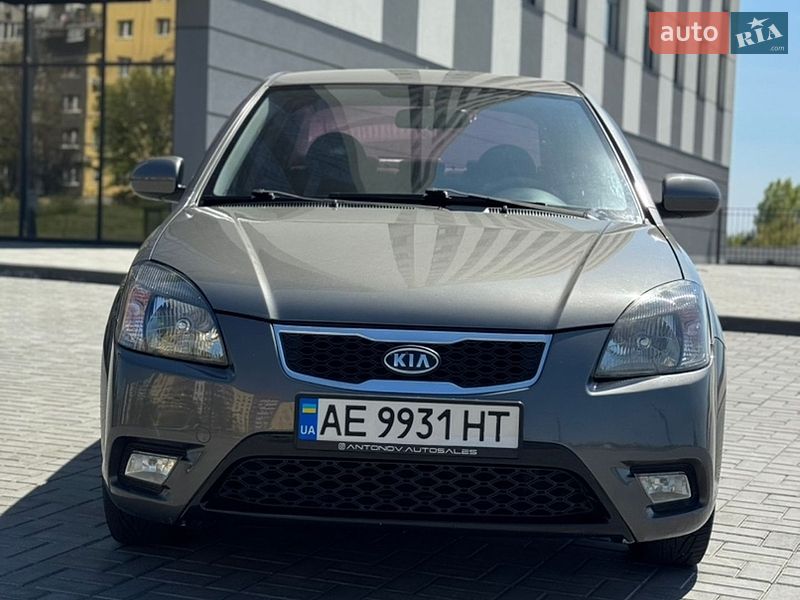 Седан Kia Rio 2011 в Днепре