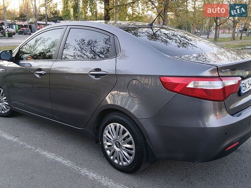 Седан Kia Rio 2014 в Николаеве