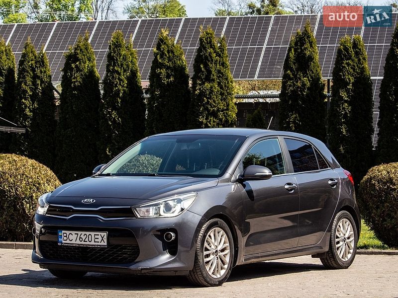 Хэтчбек Kia Rio 2017 в Львове