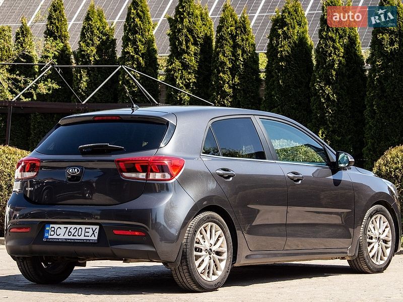 Хэтчбек Kia Rio 2017 в Львове