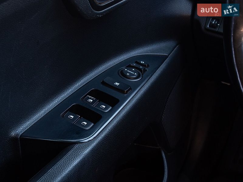 Хэтчбек Kia Rio 2017 в Львове