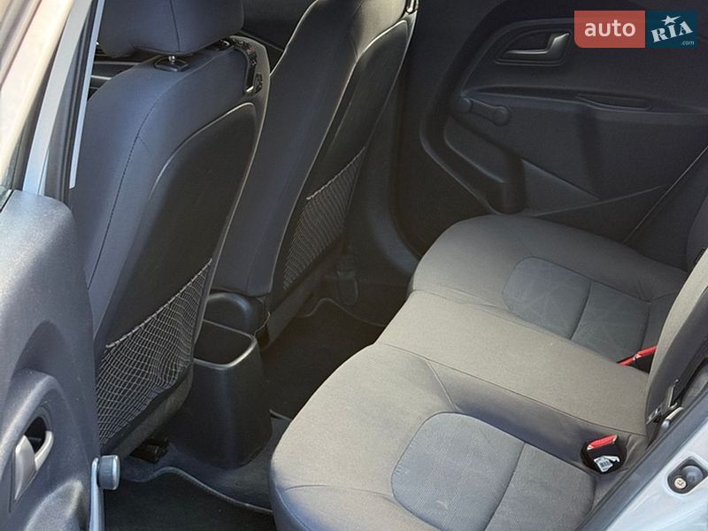 Хэтчбек Kia Rio 2011 в Бородянке