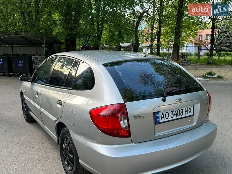 Универсал Kia Rio 2004 в Ровно