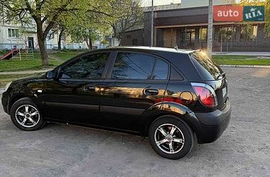 Хэтчбек Kia Rio 2005 в Киеве