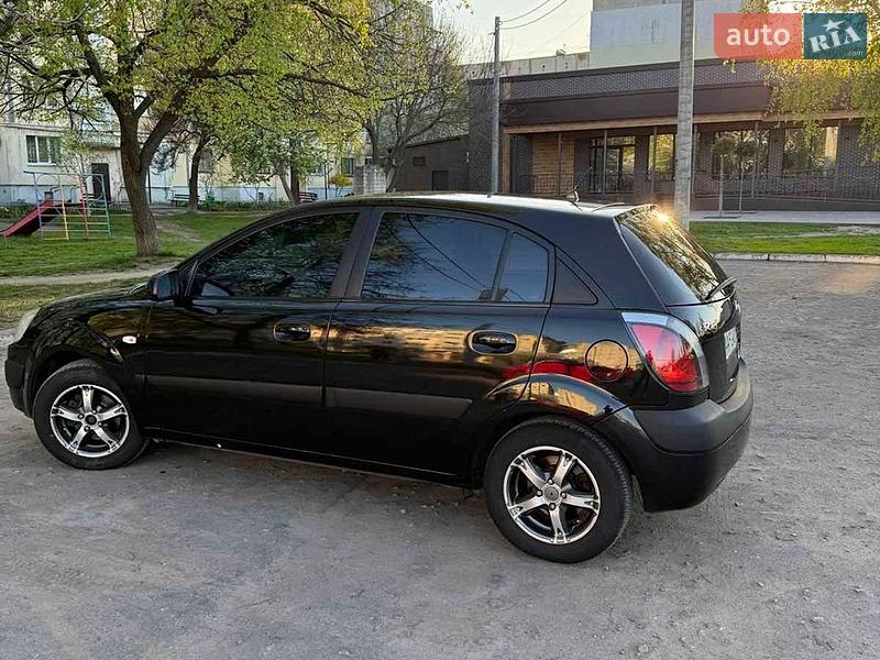 Хэтчбек Kia Rio 2005 в Киеве