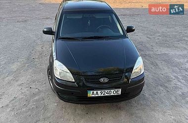Хэтчбек Kia Rio 2005 в Киеве