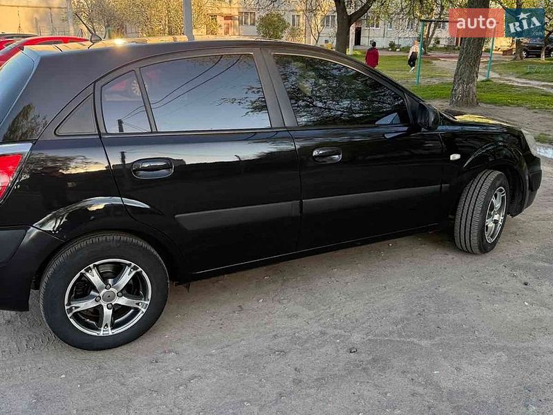 Хэтчбек Kia Rio 2005 в Киеве