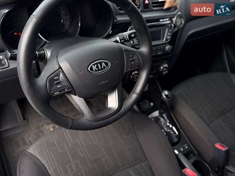 Седан Kia Rio 2012 в Днепре