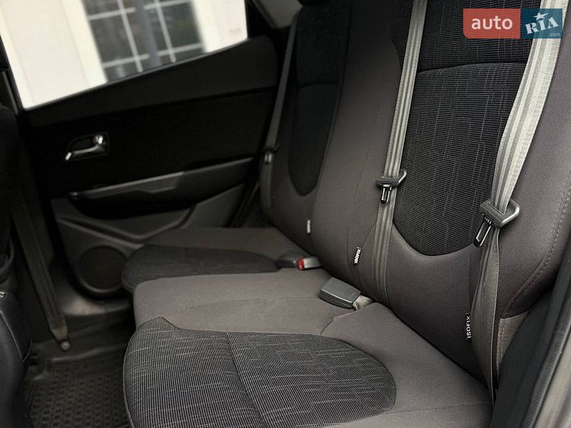 Седан Kia Rio 2012 в Днепре