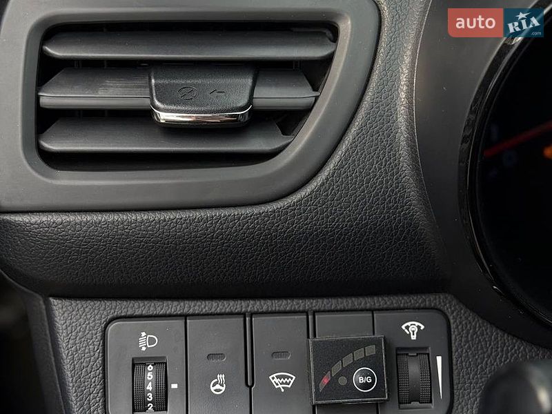 Седан Kia Rio 2012 в Днепре