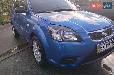 Седан Kia Rio 2010 в Хмельницком